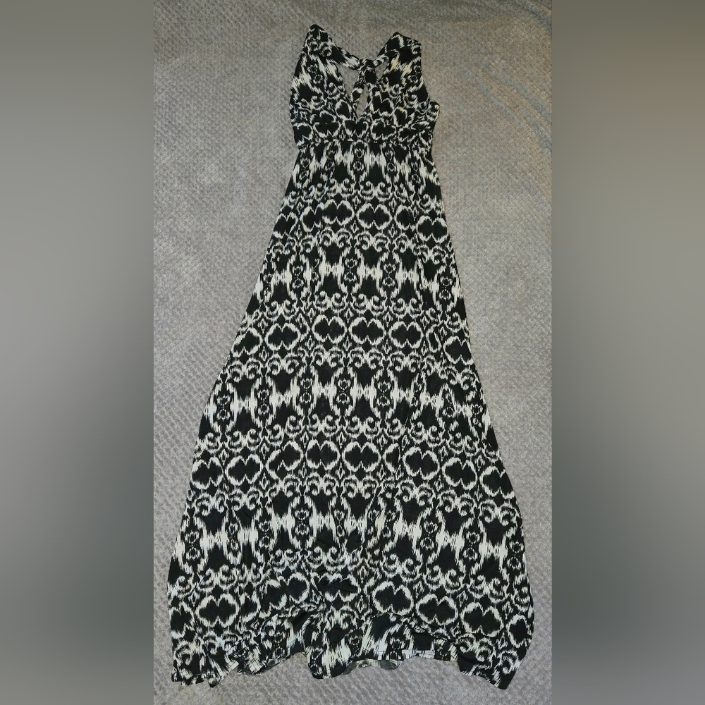Elegant, Light Black and White Halter Maxi Dress by Studio by YDE